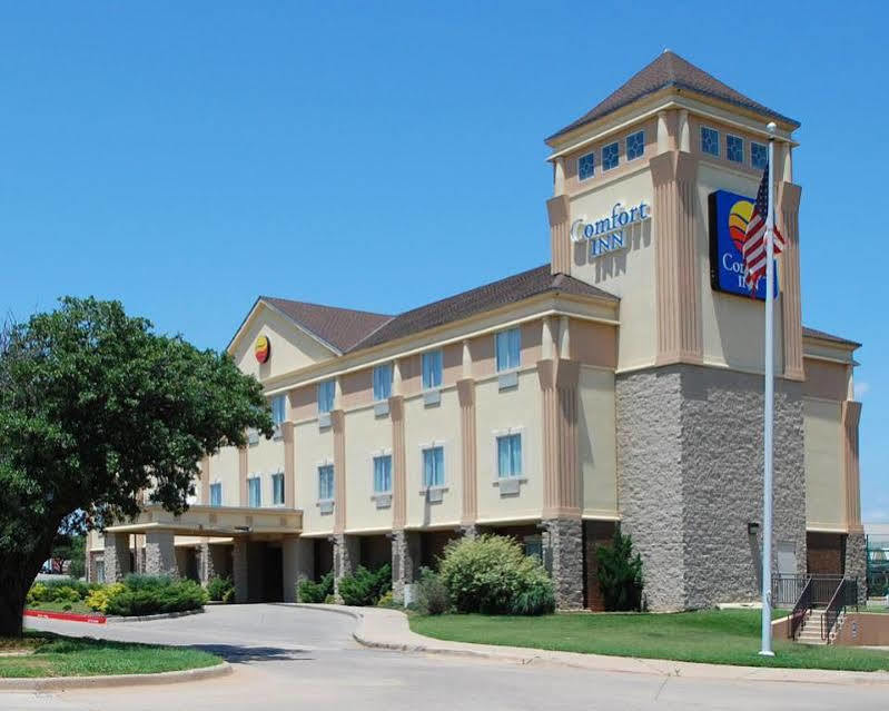 Comfort Inn At Northwest Expressway Oklahoma Stadt Exterior foto